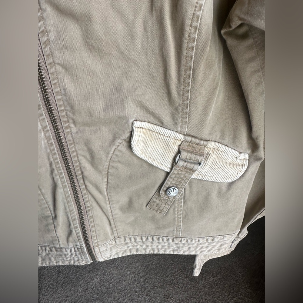 Columbia Jacket - Picture 3 of 9